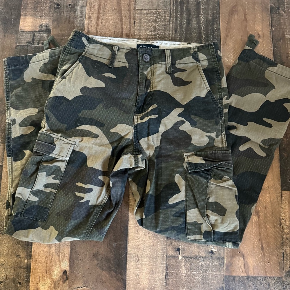Aeropostale relaxed-fit camo cargo pants — durable 100% cotton